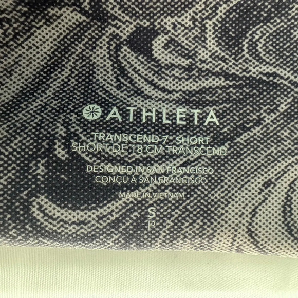Athleta Transend 7” Shorts Dark and Light Purple Paisley Pattern Size Smll - Picture 5 of 9